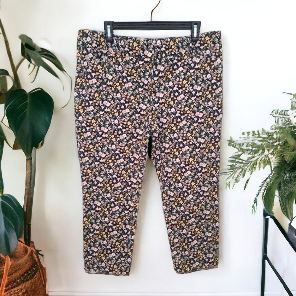 7th Avenue Design Studio New York &Company Floral Capri Pants Size 14
